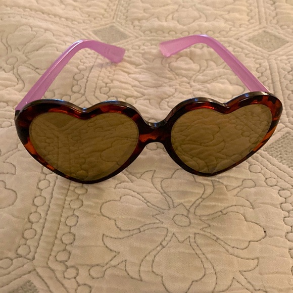 NWOT J. Crew Girls' Heart Shaped Lens w Pink Arms Crewcuts Sunglasses - Picture 1 of 3